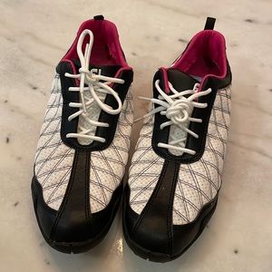 Footjoy Ladies Golf Shoes. Size 9. Like new, never worn. Black, pink and white.